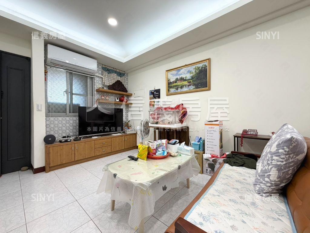 東區溫馨兩房一室附車位房屋室內格局與周邊環境