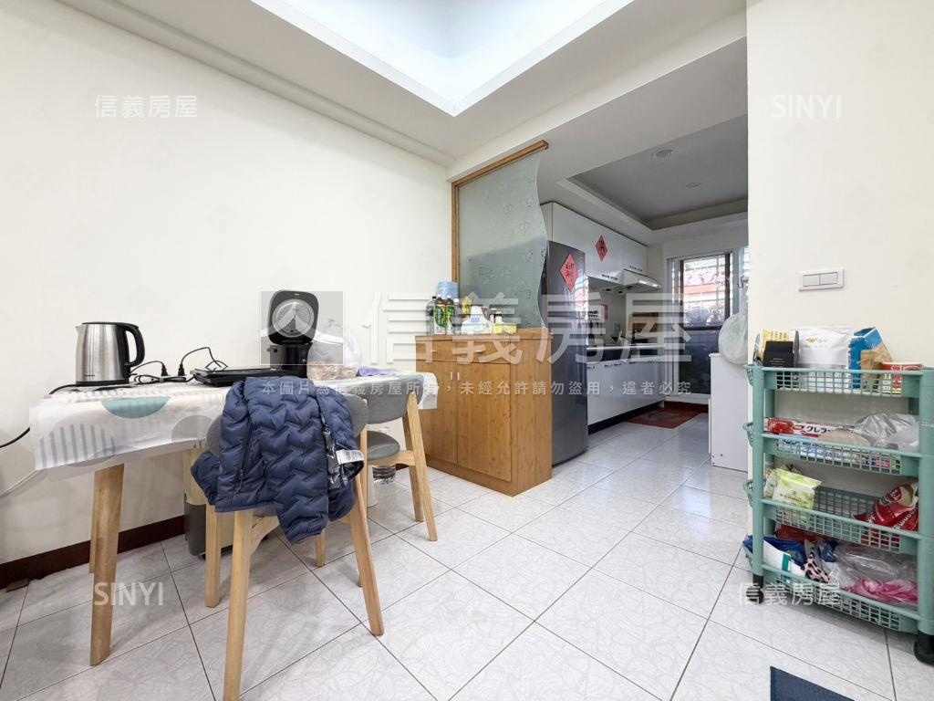 東區溫馨兩房一室附車位房屋室內格局與周邊環境