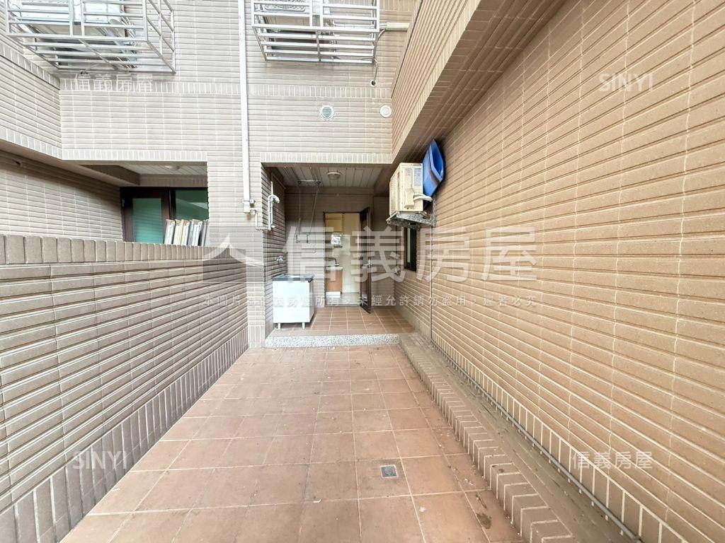 專任峰景邊間鳳翔庭院房屋室內格局與周邊環境