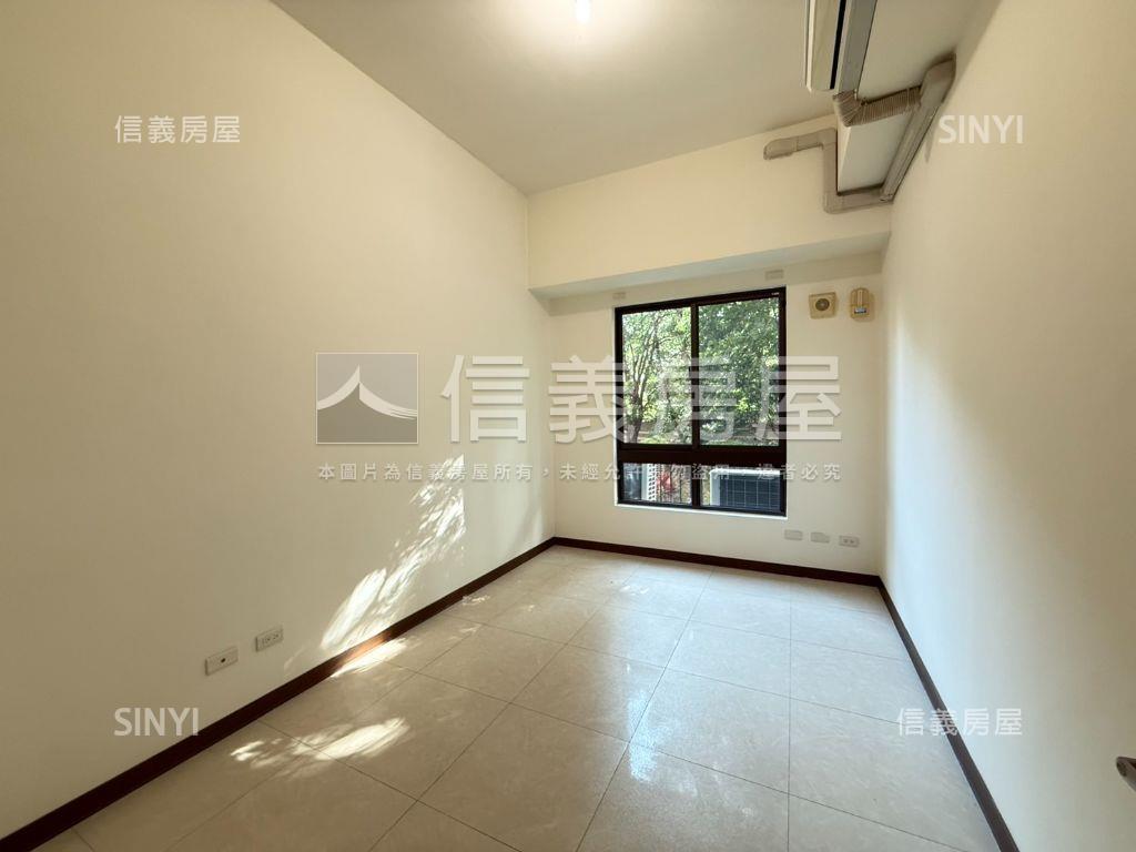 專任峰景邊間鳳翔庭院房屋室內格局與周邊環境