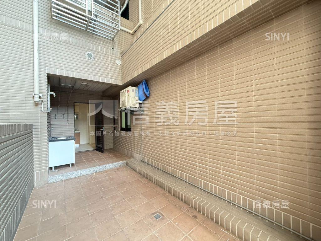 專任峰景邊間鳳翔庭院房屋室內格局與周邊環境