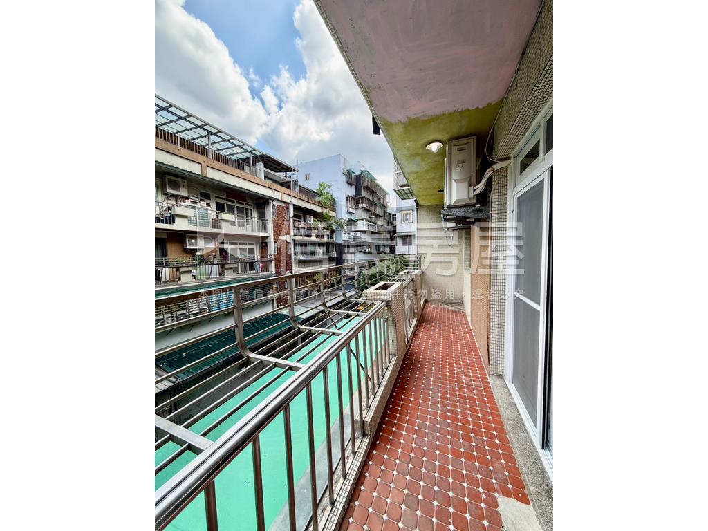 專任！國泰格局黃金三樓房屋室內格局與周邊環境