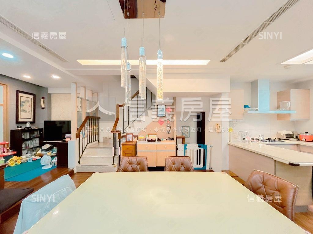 七期臨路裝潢豪墅房屋室內格局與周邊環境