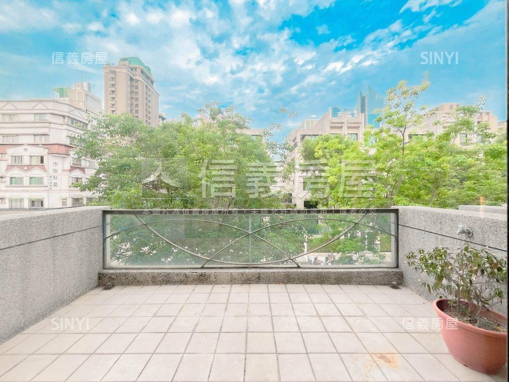 七期臨路裝潢豪墅房屋室內格局與周邊環境