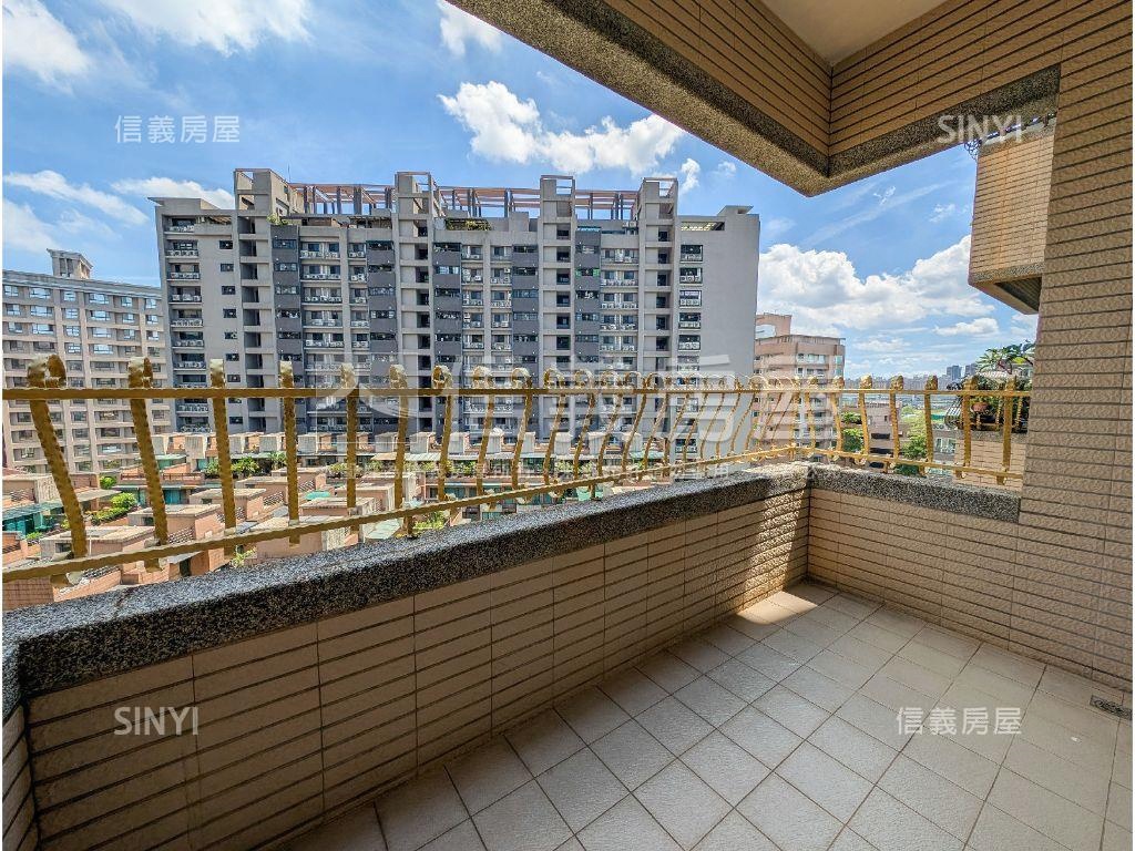 １８甲前後陽台景觀四房房屋室內格局與周邊環境