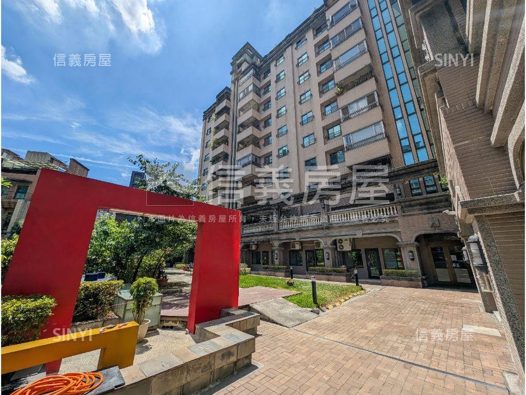 １８甲前後陽台景觀四房房屋室內格局與周邊環境