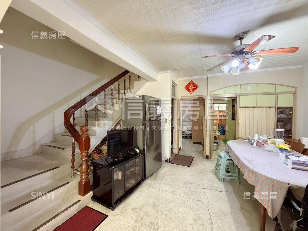 面何厝國小臨路透天房屋室內格局與周邊環境