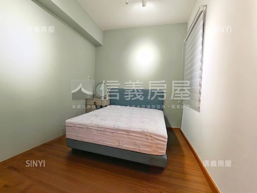 八里＋伴月灣邊間河景美宅房屋室內格局與周邊環境