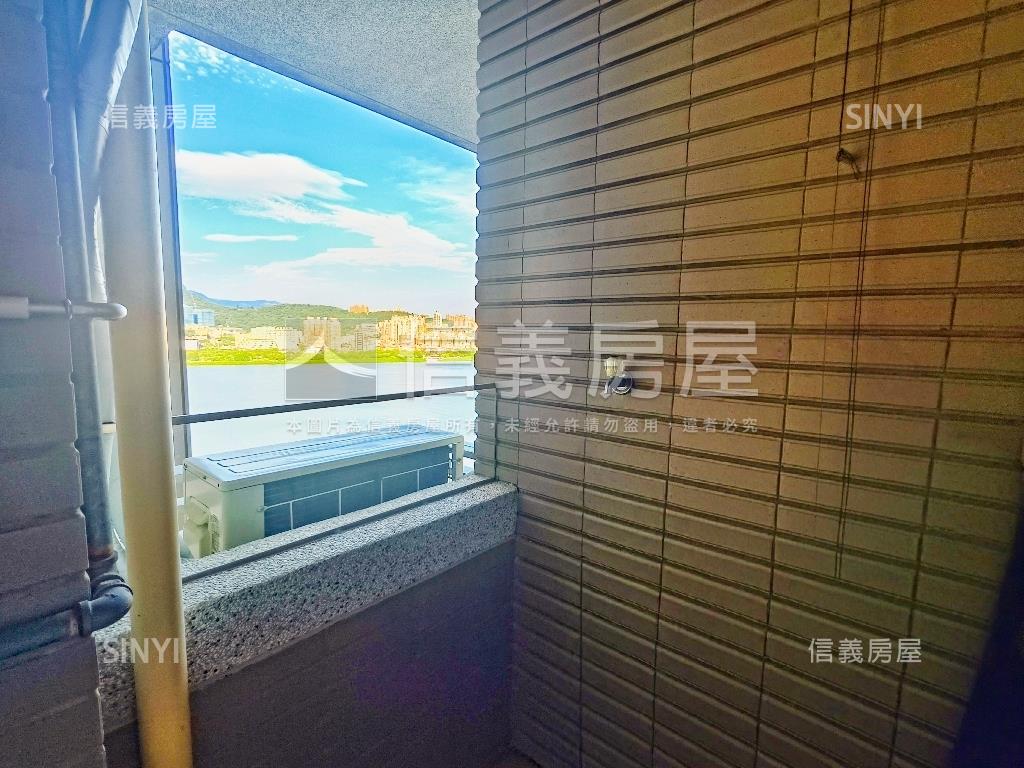 八里＋伴月灣邊間河景美宅房屋室內格局與周邊環境