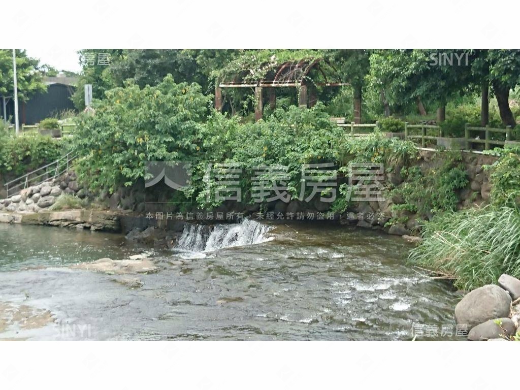 三芝臨路千坪土地可拆賣房屋室內格局與周邊環境