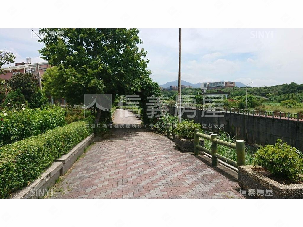 三芝臨路千坪土地可拆賣房屋室內格局與周邊環境