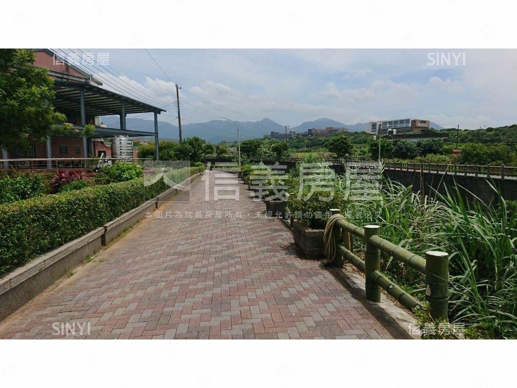 三芝臨路千坪土地可拆賣房屋室內格局與周邊環境