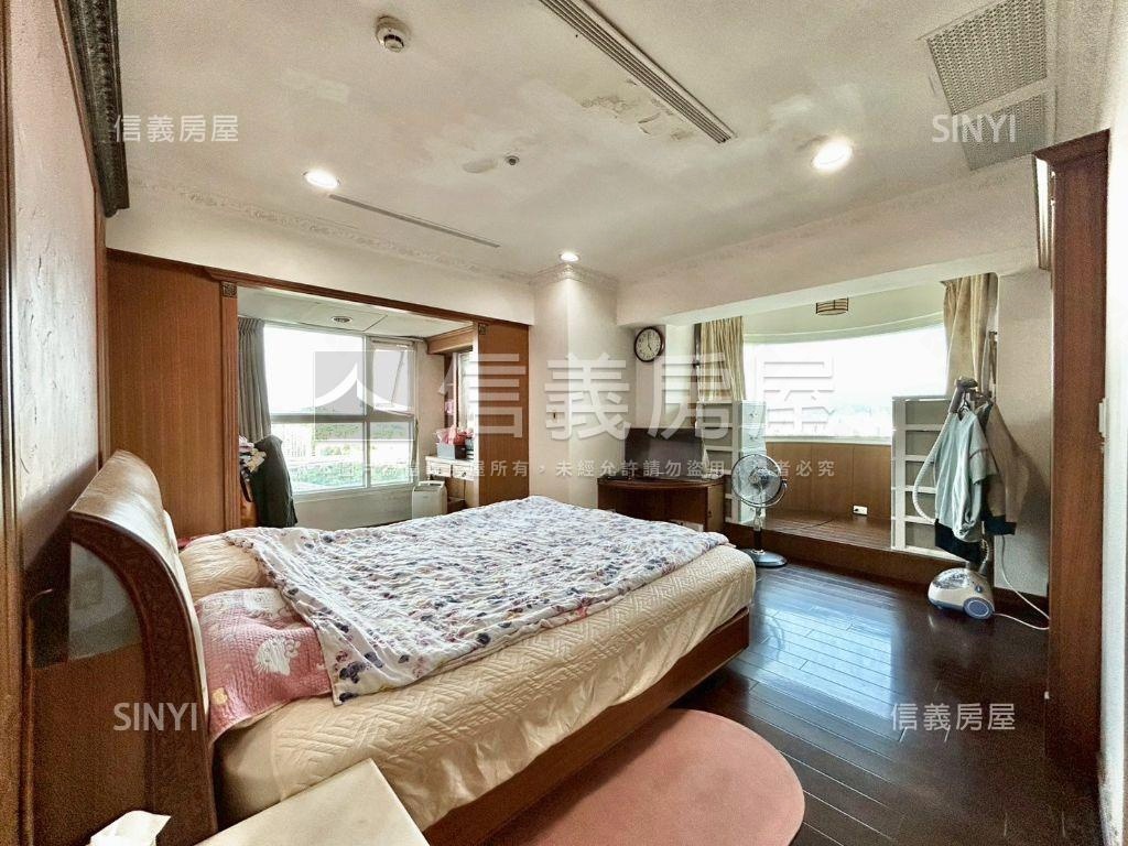 台北愛河．電梯四房車位房屋室內格局與周邊環境