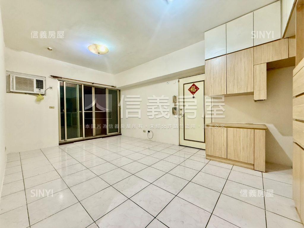 世電社區３房車位房屋室內格局與周邊環境