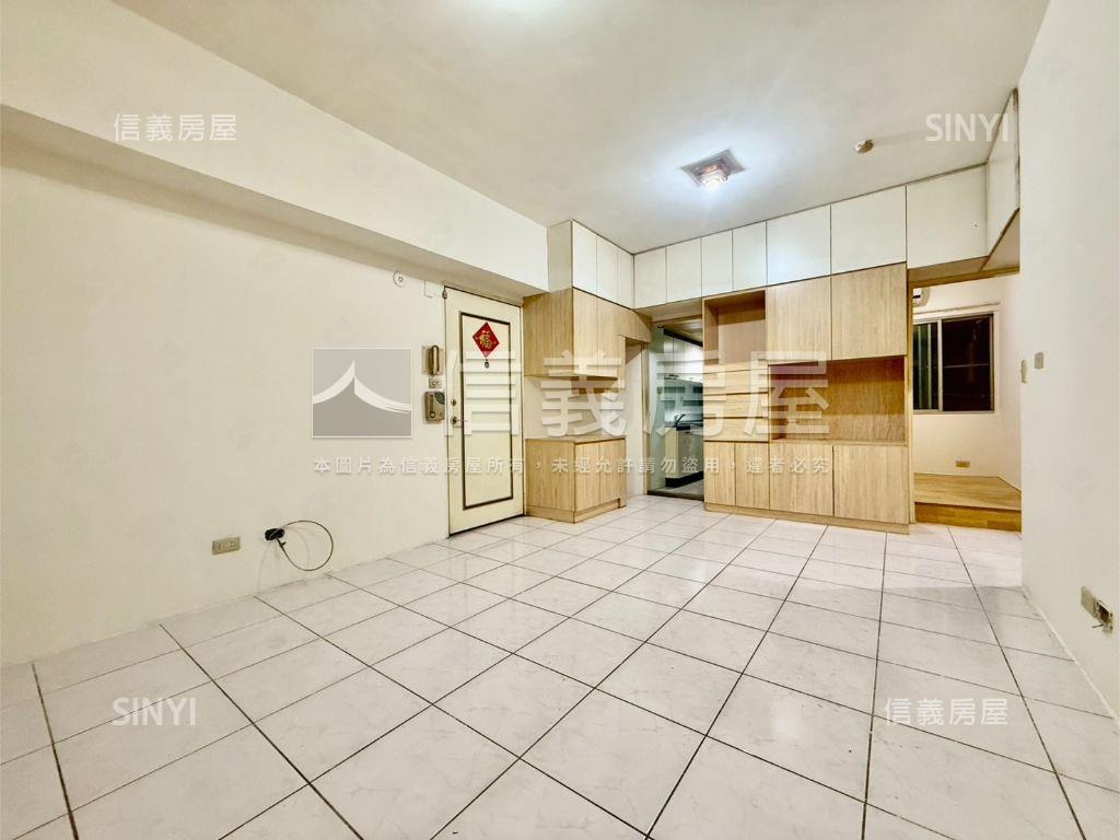 世電社區３房車位房屋室內格局與周邊環境