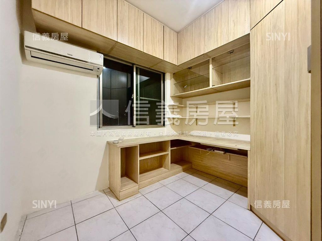 世電社區３房車位房屋室內格局與周邊環境