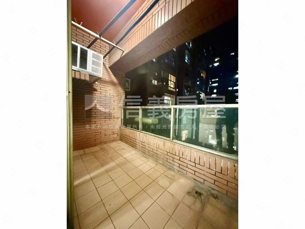 世電社區３房車位房屋室內格局與周邊環境