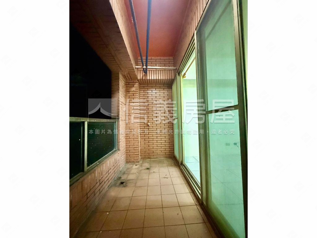 世電社區３房車位房屋室內格局與周邊環境