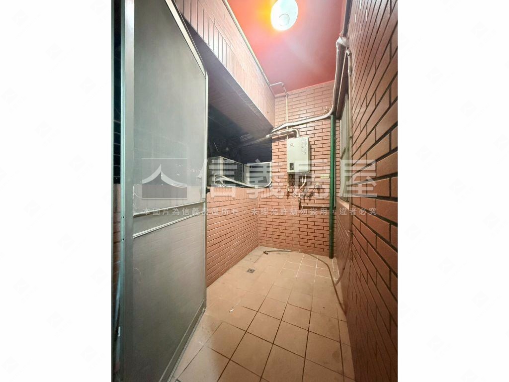 世電社區３房車位房屋室內格局與周邊環境