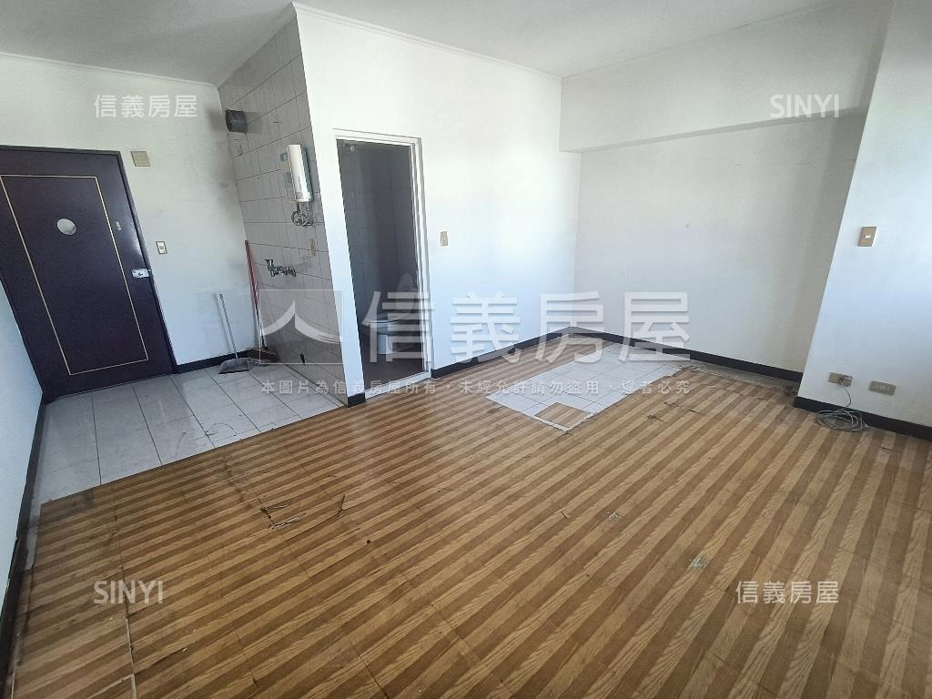 站前希爾頓高樓採光套房房屋室內格局與周邊環境