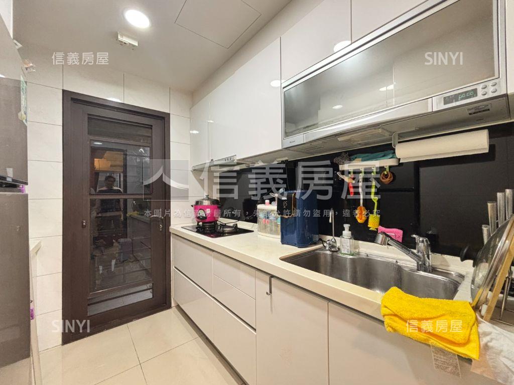 溫馨質感．悅沁三房車位房屋室內格局與周邊環境