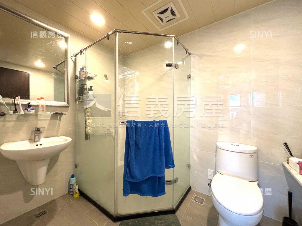 新市鎮高樓景觀宅大平車房屋室內格局與周邊環境