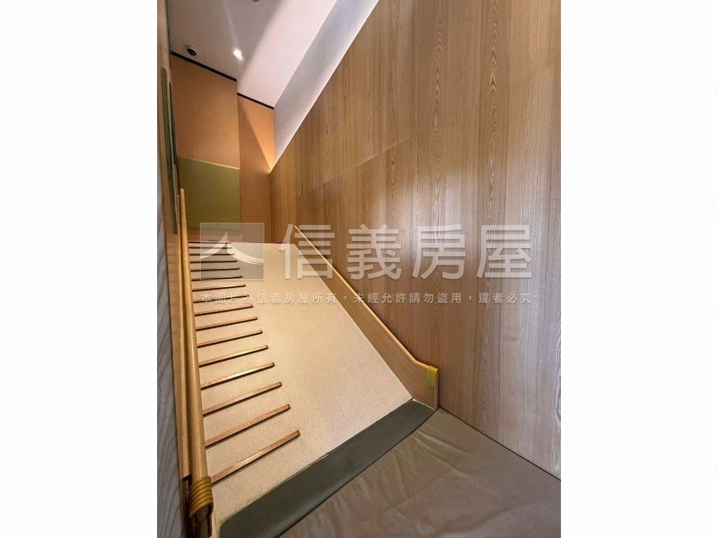 新市鎮高樓景觀宅大平車房屋室內格局與周邊環境