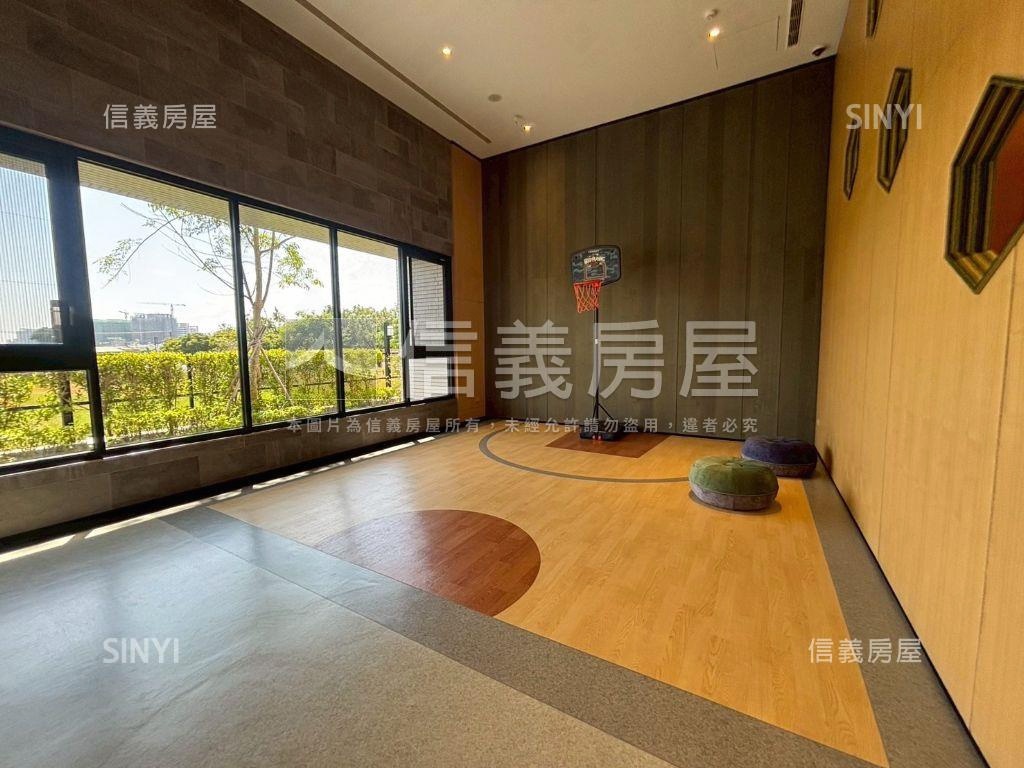 新市鎮高樓景觀宅大平車房屋室內格局與周邊環境