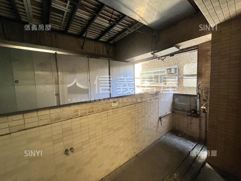 基隆近玉山銀行優質辦公房屋室內格局與周邊環境