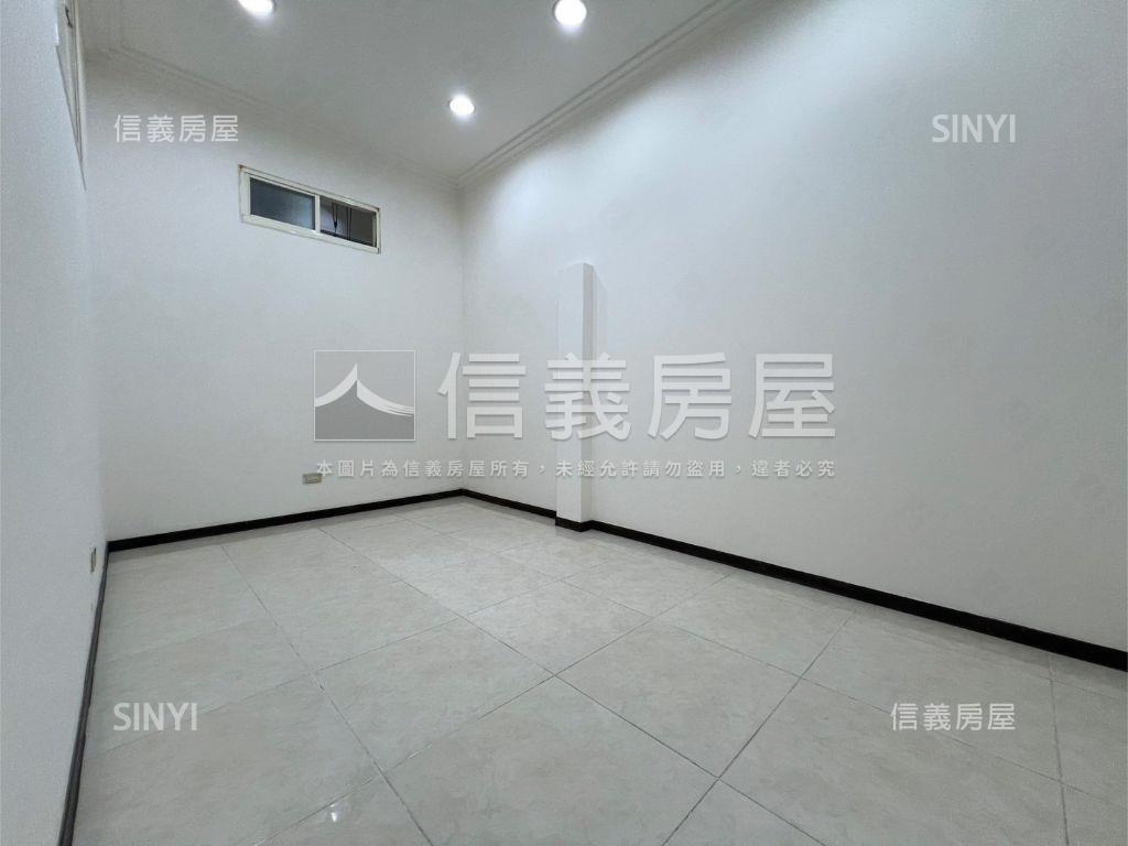 校園綠第稀有一樓房屋室內格局與周邊環境