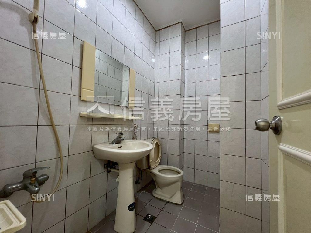 校園綠第稀有一樓房屋室內格局與周邊環境