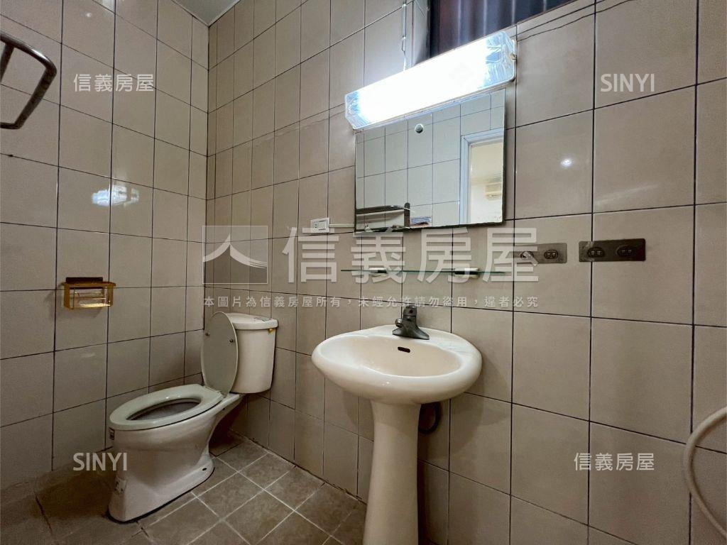 校園綠第稀有一樓房屋室內格局與周邊環境