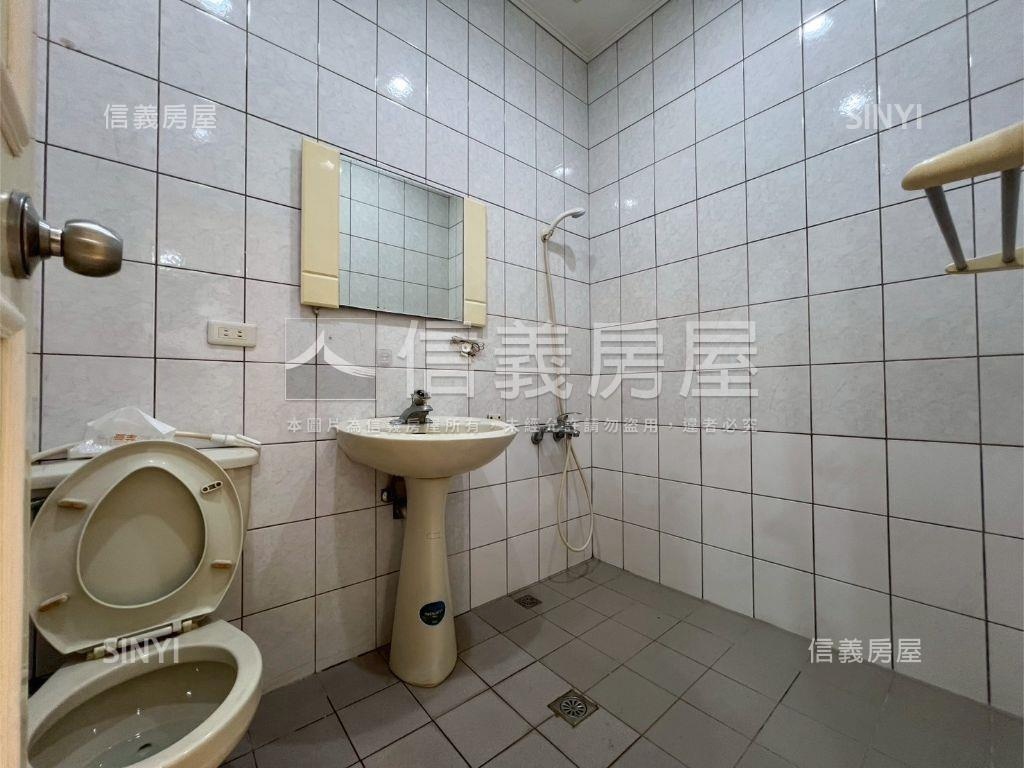 校園綠第稀有一樓房屋室內格局與周邊環境