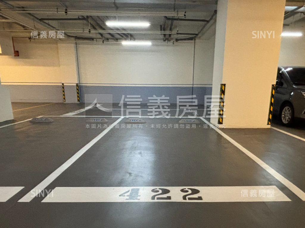 專ｉ世界Ｄ３次高３房平車房屋室內格局與周邊環境