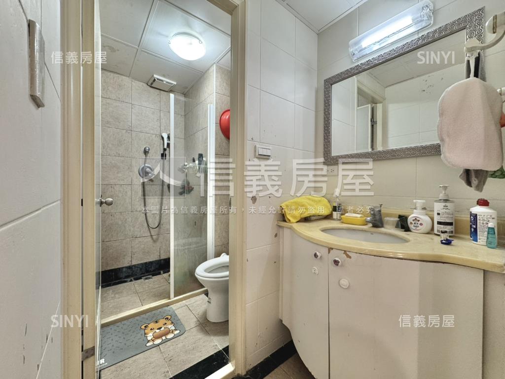 近巨蛋稀有高樓三房平車房屋室內格局與周邊環境