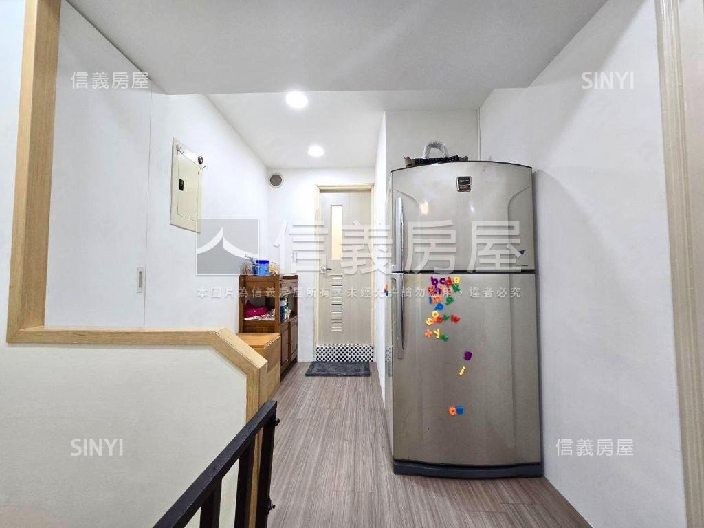 農十六近輕軌稀有店面房屋室內格局與周邊環境