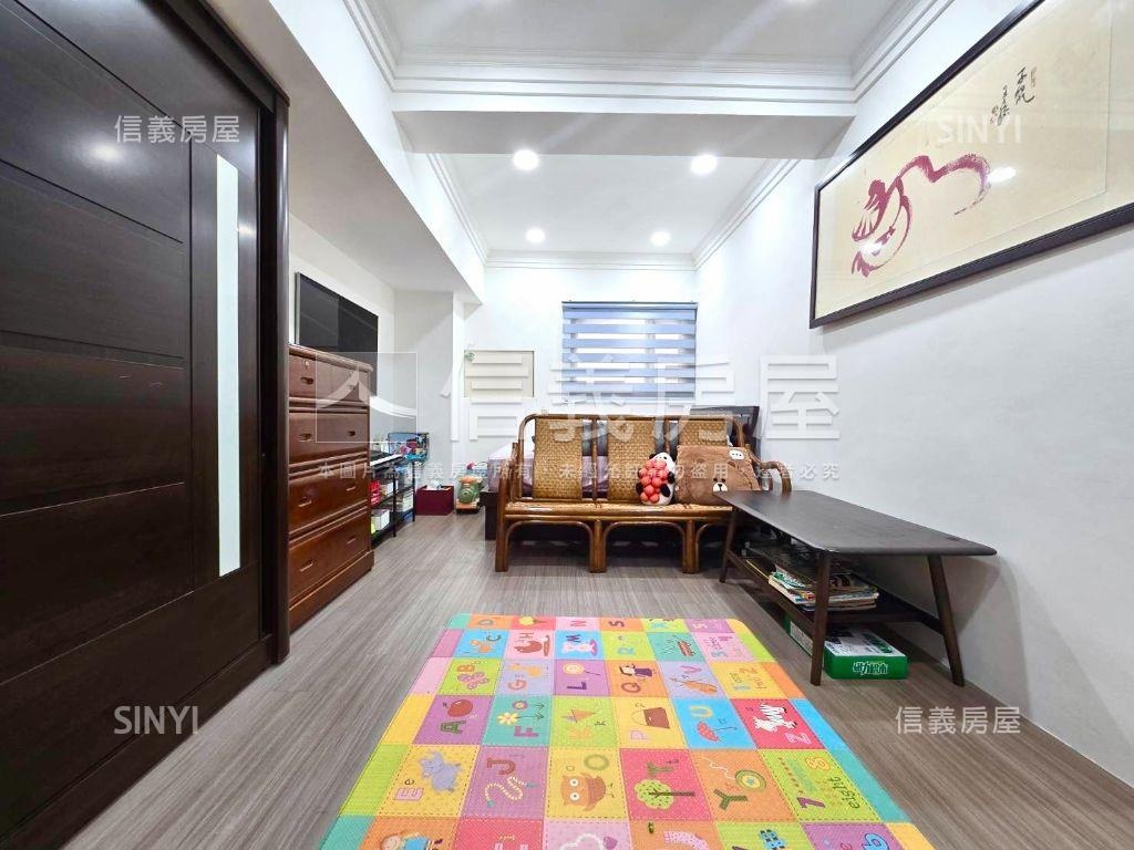 農十六近輕軌稀有店面房屋室內格局與周邊環境