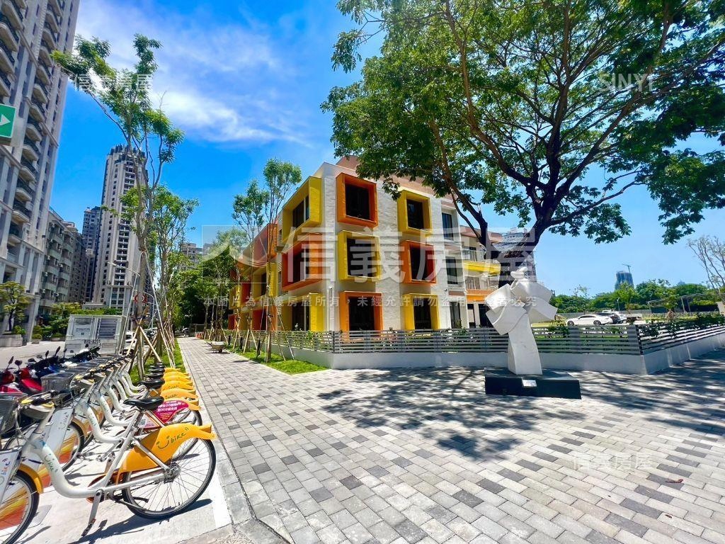 農十六近輕軌稀有店面房屋室內格局與周邊環境