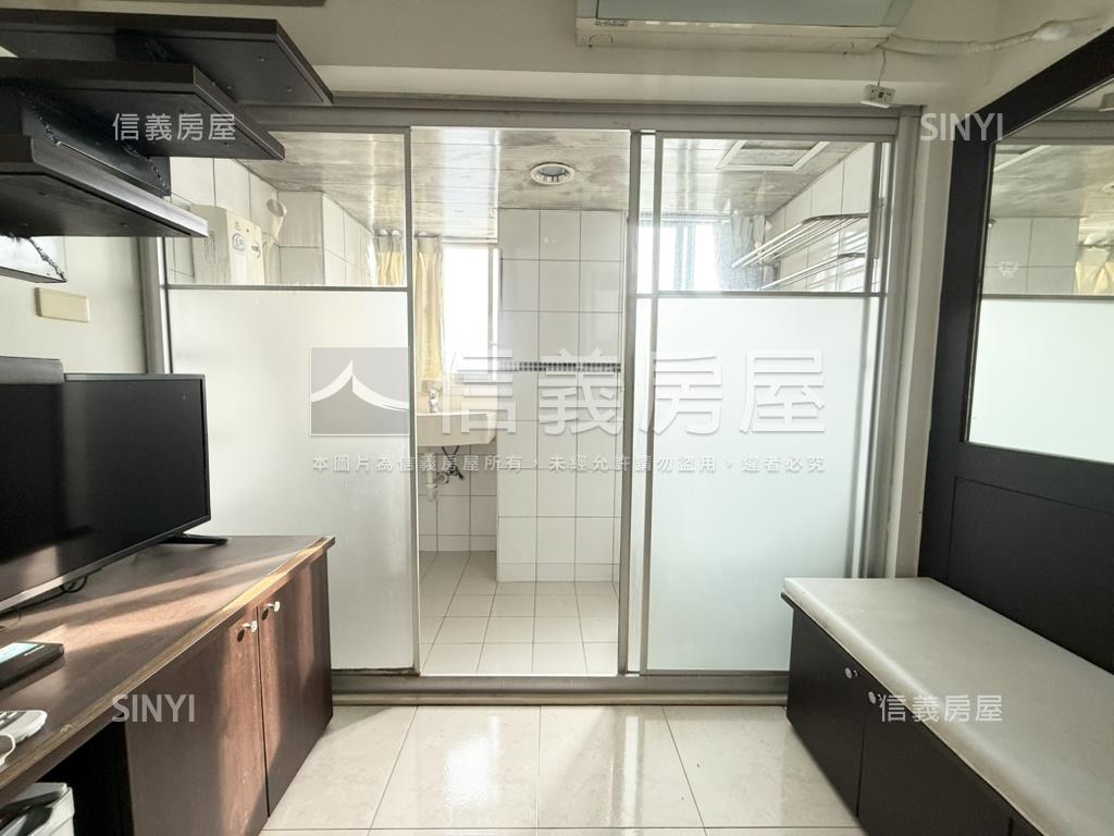 近南應菁英會館明亮套房房屋室內格局與周邊環境