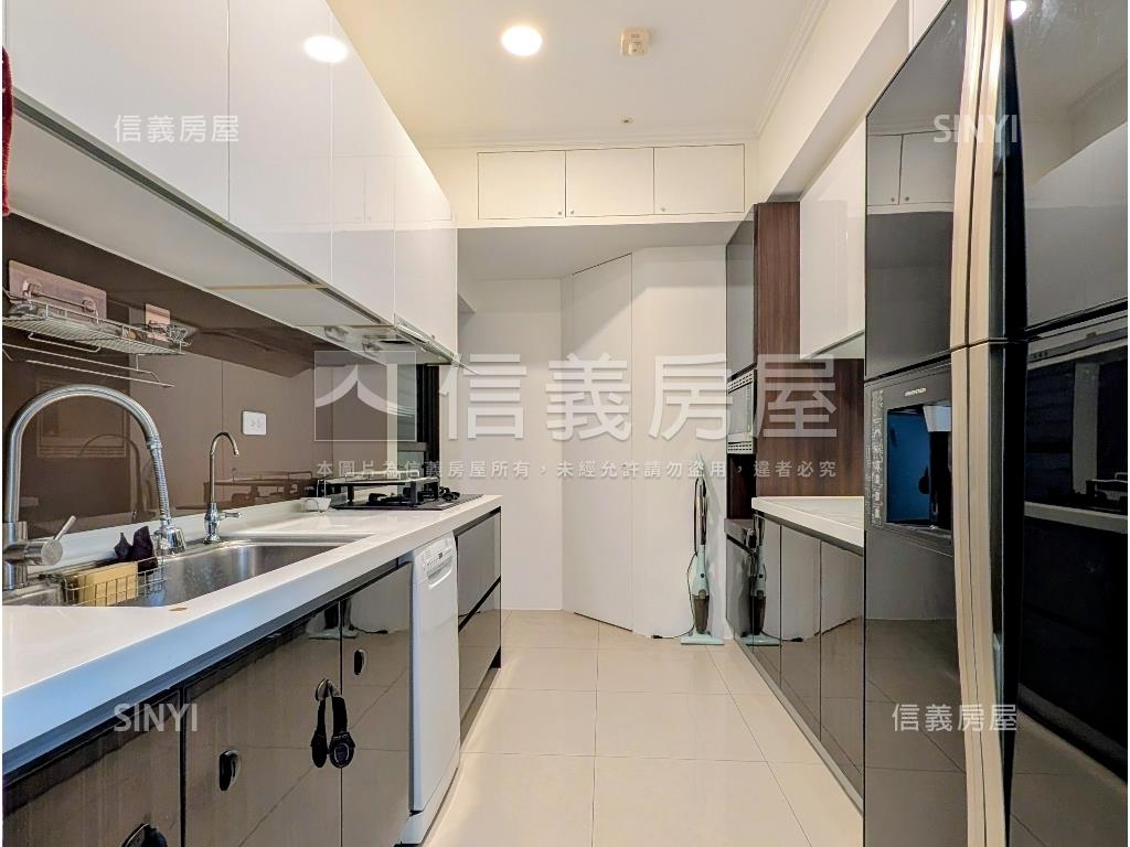 公園美景高樓大三房平面車房屋室內格局與周邊環境