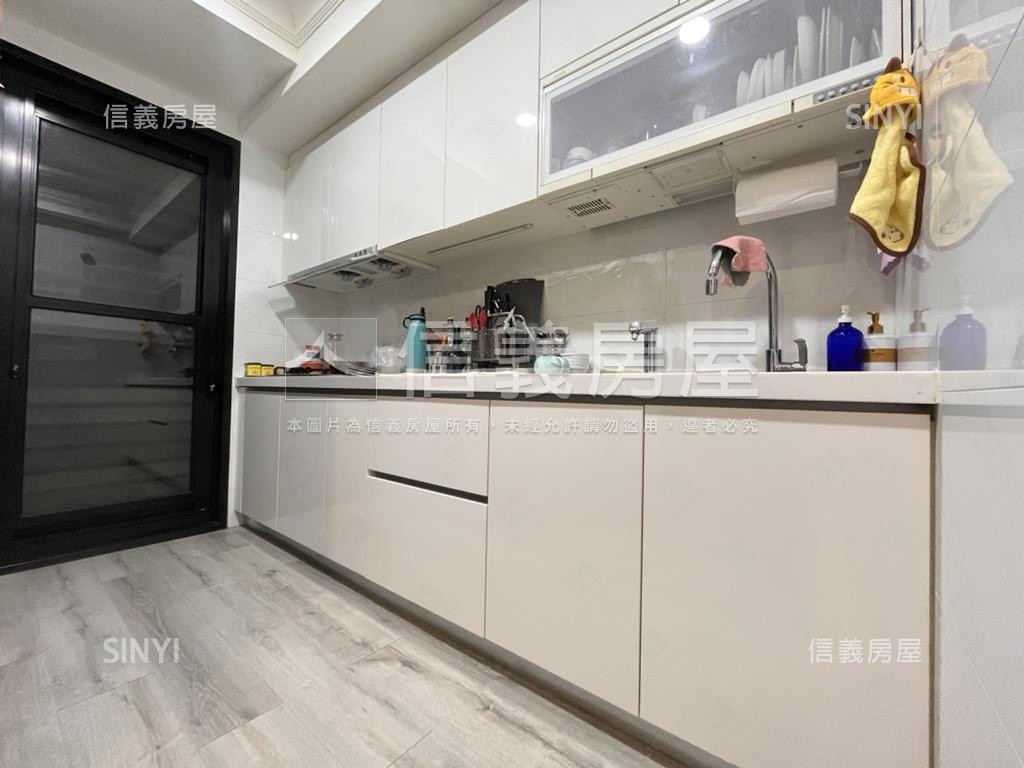 遠雄龍岡雅致二房車位房屋室內格局與周邊環境