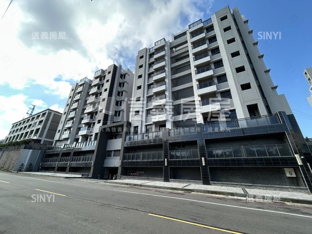 全新交屋！低總價三房車位房屋室內格局與周邊環境