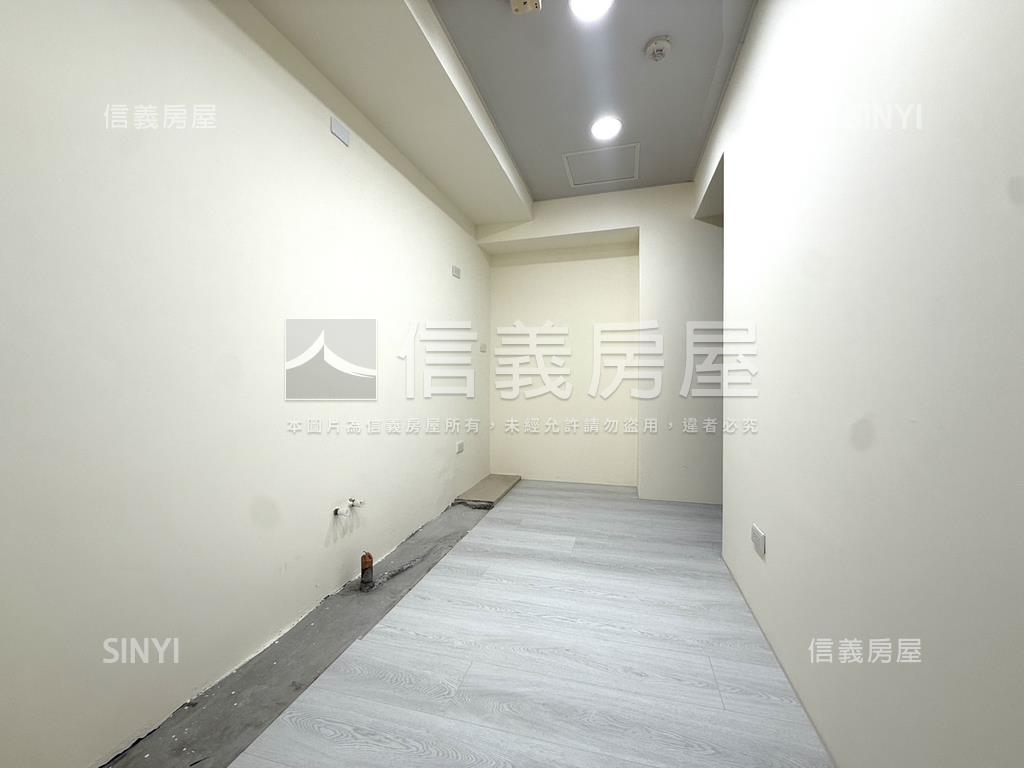 中央公園質感採光三房平車房屋室內格局與周邊環境