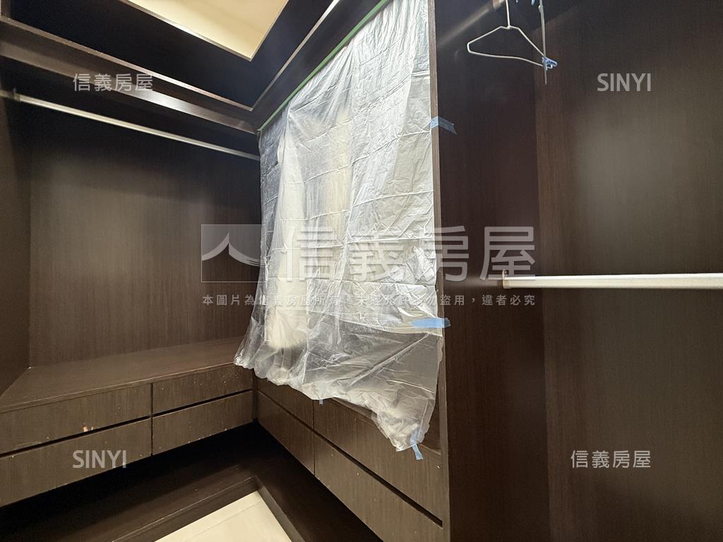 中央公園質感採光三房平車房屋室內格局與周邊環境
