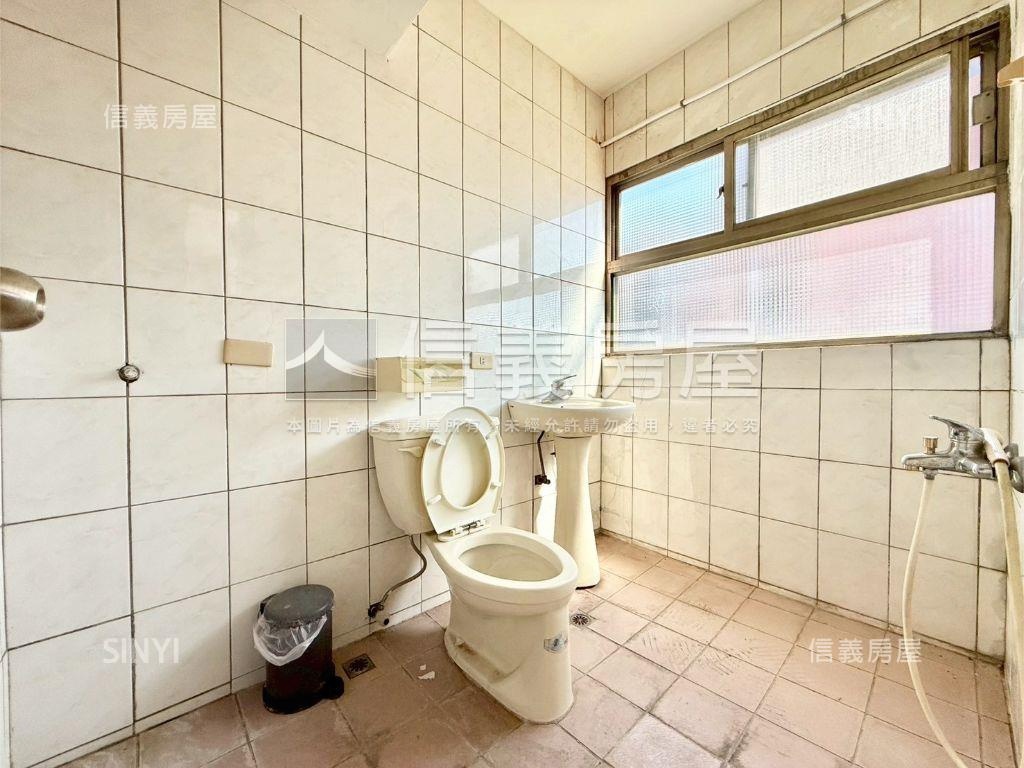 瀋陽路４房車位電梯華廈房屋室內格局與周邊環境