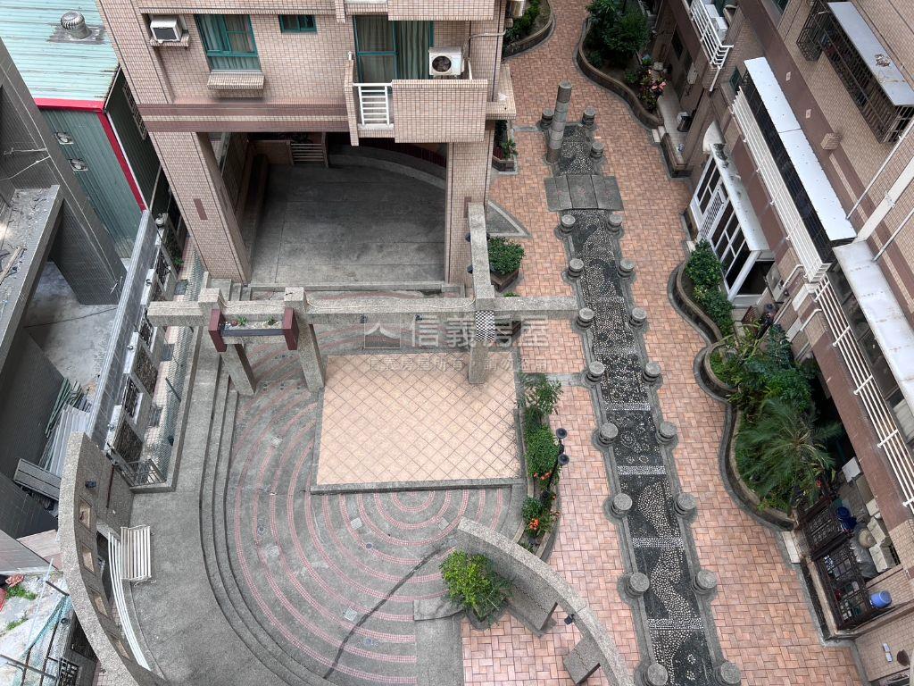 站前北京靚美三房車位房屋室內格局與周邊環境