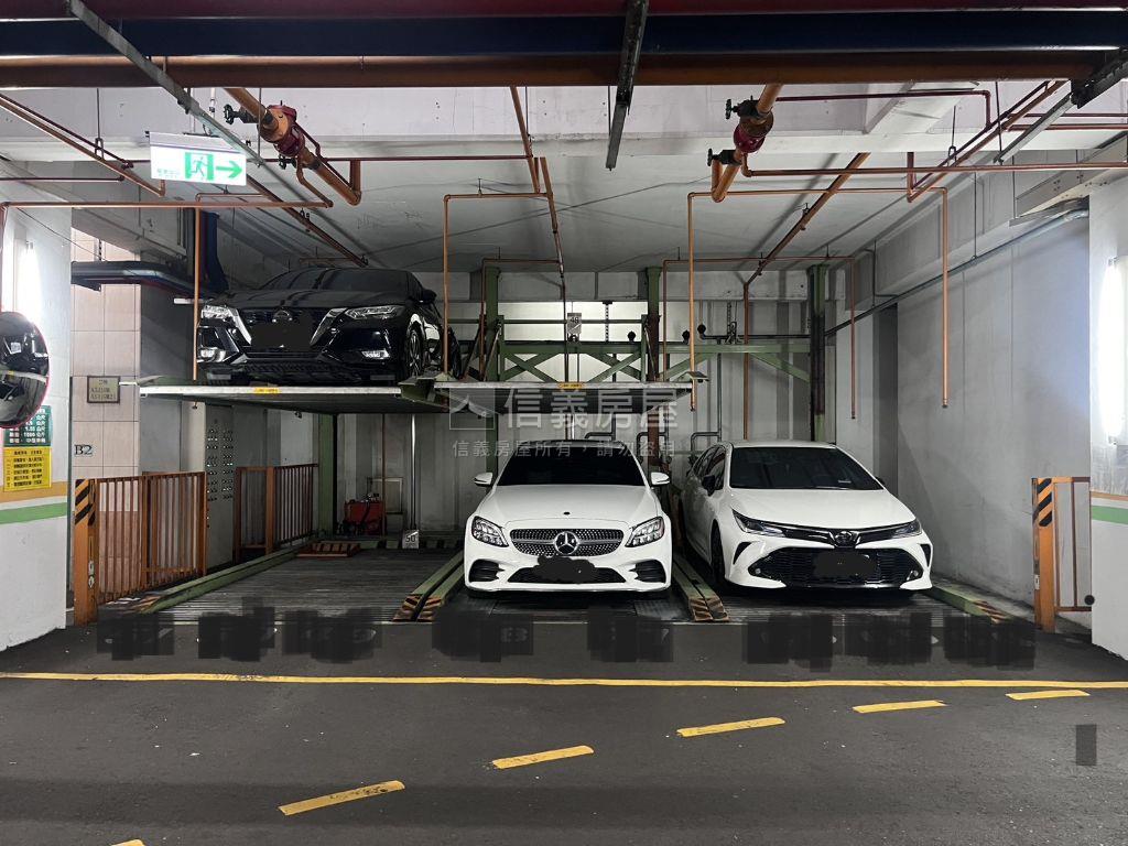 站前北京靚美三房車位房屋室內格局與周邊環境
