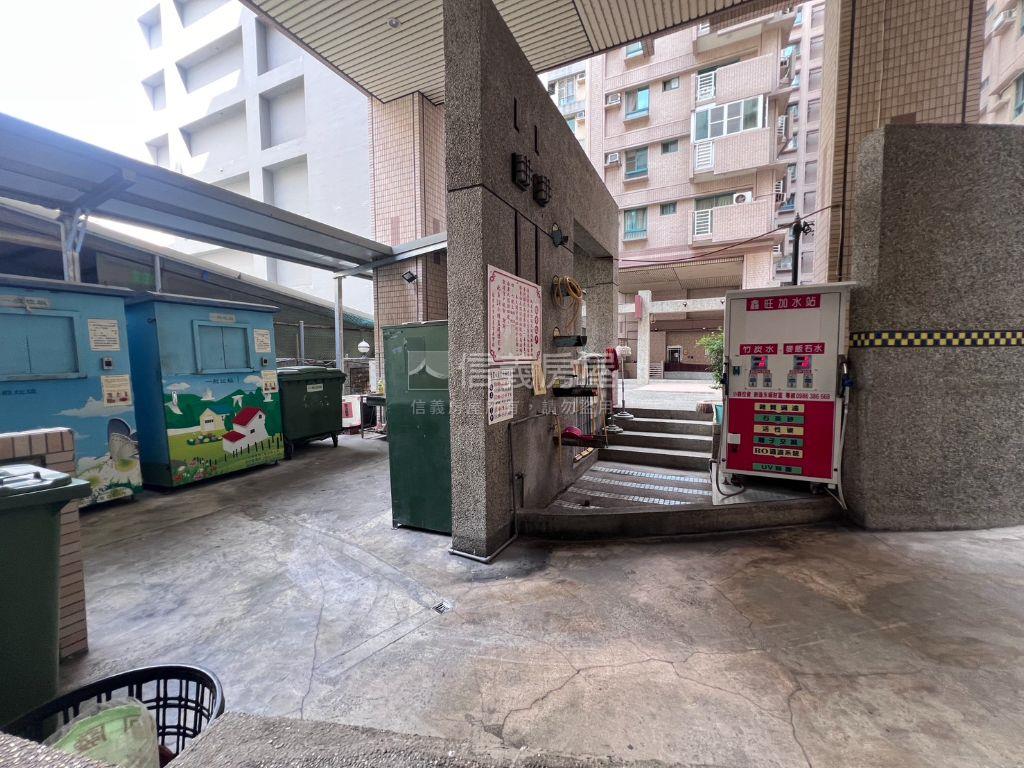 站前北京靚美三房車位房屋室內格局與周邊環境