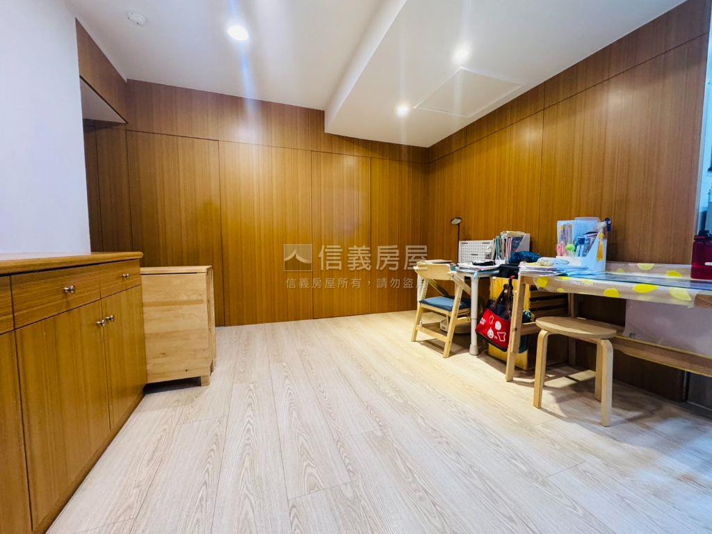 台北綠地三房房屋室內格局與周邊環境