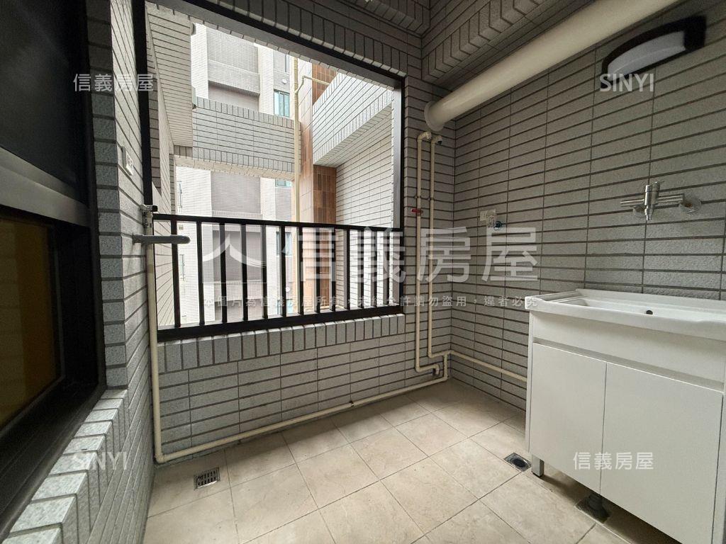 櫻花市鎮之櫻三房平車房屋室內格局與周邊環境